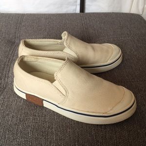 Boys UGG canvas  slip-ons